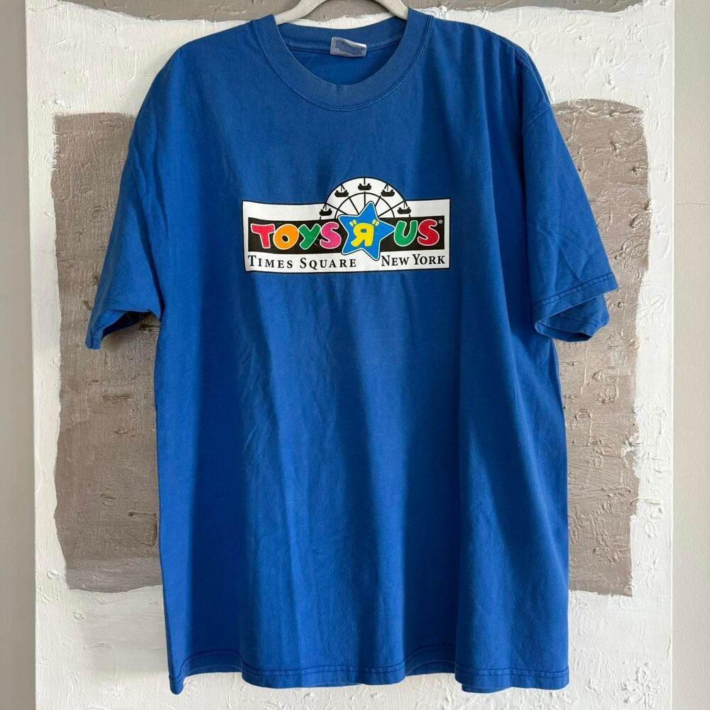 Vintage Toys R Us Times Square NYC shirt